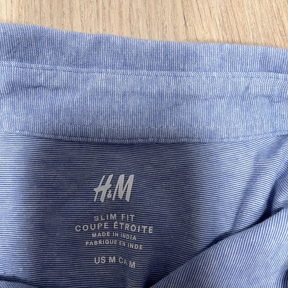 2 Men's H&M slim fit polos, size medium, blue and white - Picture 3 of 5